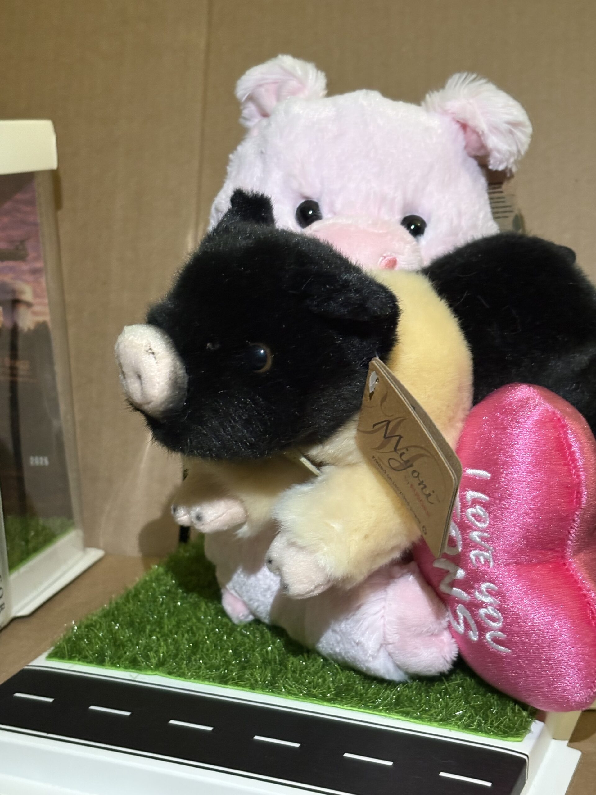 Chris P & Barbie Q COMBO Plushie and Display Box LIMITED EDITION Valentines 2026 - Image 9